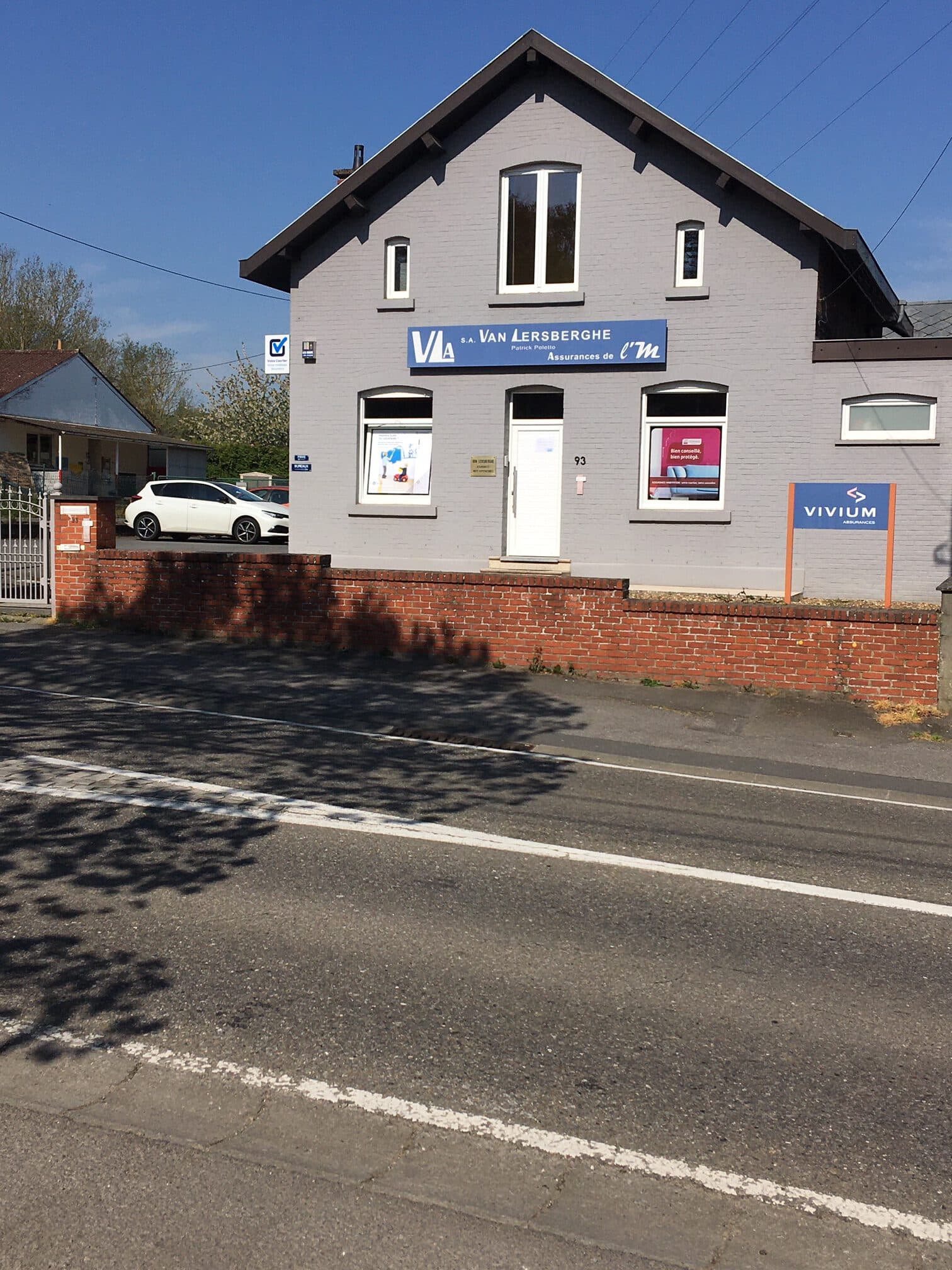 Facade du bureau des Assurances de lM a Montigny-le-Tilleul